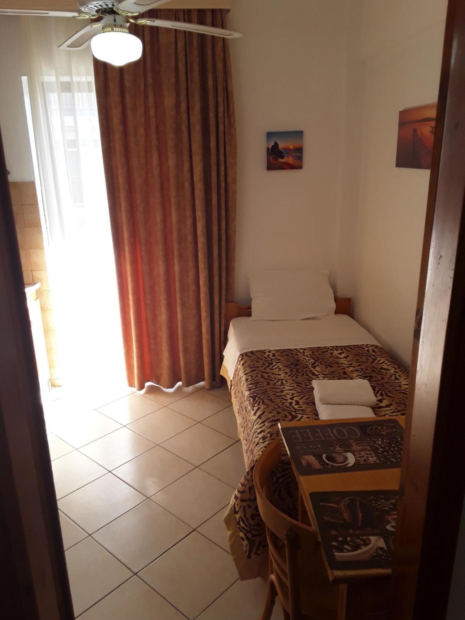 Hause Zorbas Aparthotel Паралия Дионисиу Стая снимка