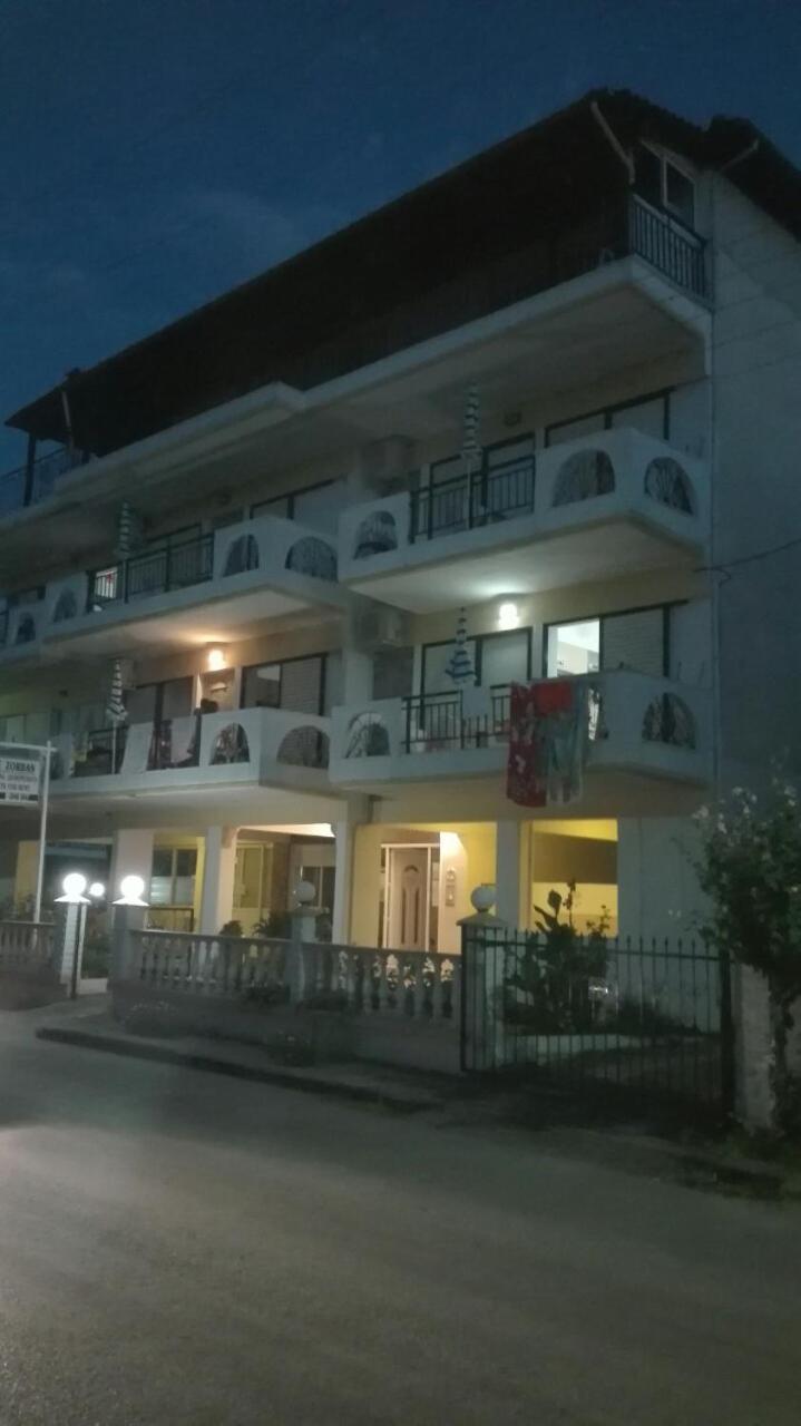 Hause Zorbas Aparthotel Паралия Дионисиу Стая снимка